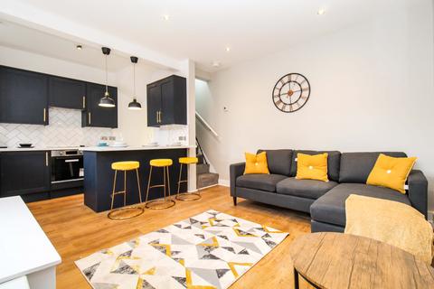 BILLS INCLUDED - Harold Avenue, Hyde Park, Leeds, LS6
