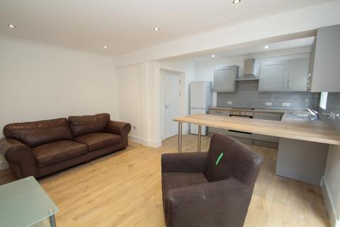 4 bedroom semi-detached house to rent, BILLS INCLUDED - Derwentwater Grove, Headingley, Leeds, LS6