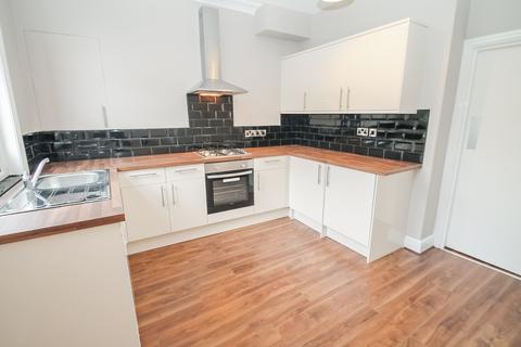 5 bedroom terraced house to rent, BILLS INCLUDED - Stanmore Road, Burley, Leeds, LS4