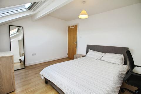 4 bedroom terraced house to rent, BILLS INCLUDED - Thornville Street, Hyde Park, Leeds, LS6