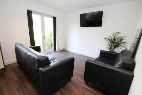 5 bedroom semi-detached house to rent, BILLS INCLUDED - St Ann's Green, Burley, Leeds, LS4