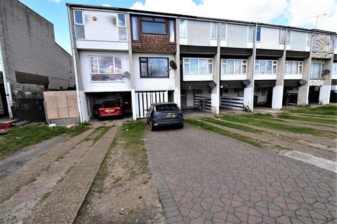 45 Aluric Close, Grays, RM16 4NB