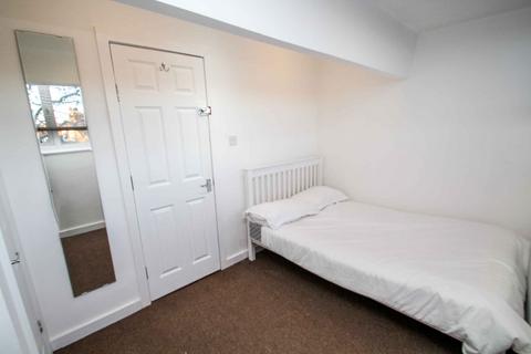 5 bedroom end of terrace house to rent, BILLS INCLUDED - Beechwood Terrace, Burley, Leeds, LS4