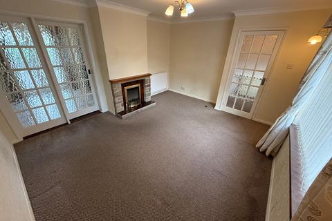 3 bedroom end of terrace house to rent, Farm Close, Burton-On-Trent, DE13
