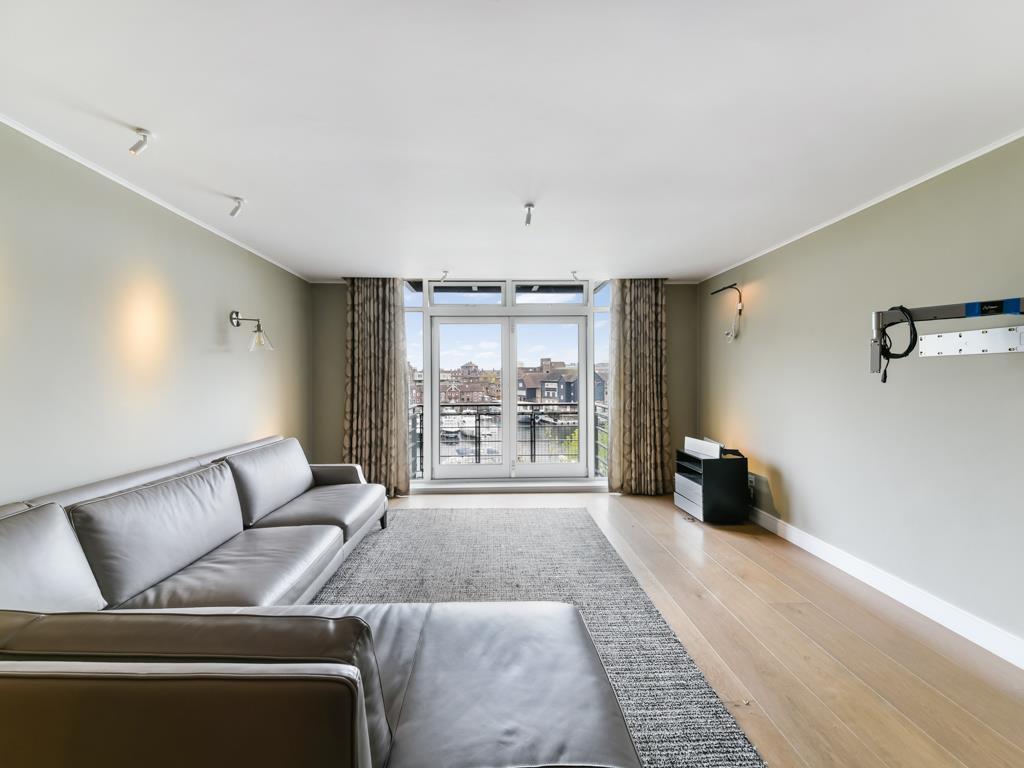 Merganser Court, Star Place, Wapping, London, E1W 2 bed flat £4,008
