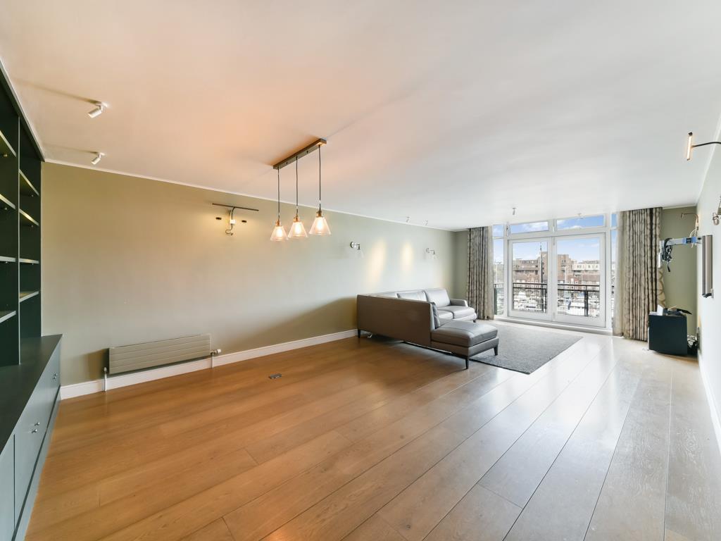 Merganser Court, Star Place, Wapping, London, E1W 2 bed flat £4,008