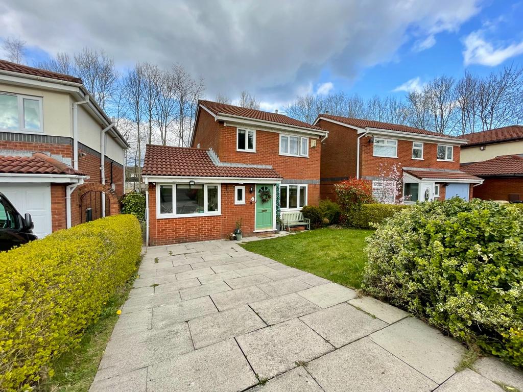 Gleneagles, Bolton, Lancashire, BL3 3 bed detached house £260,000