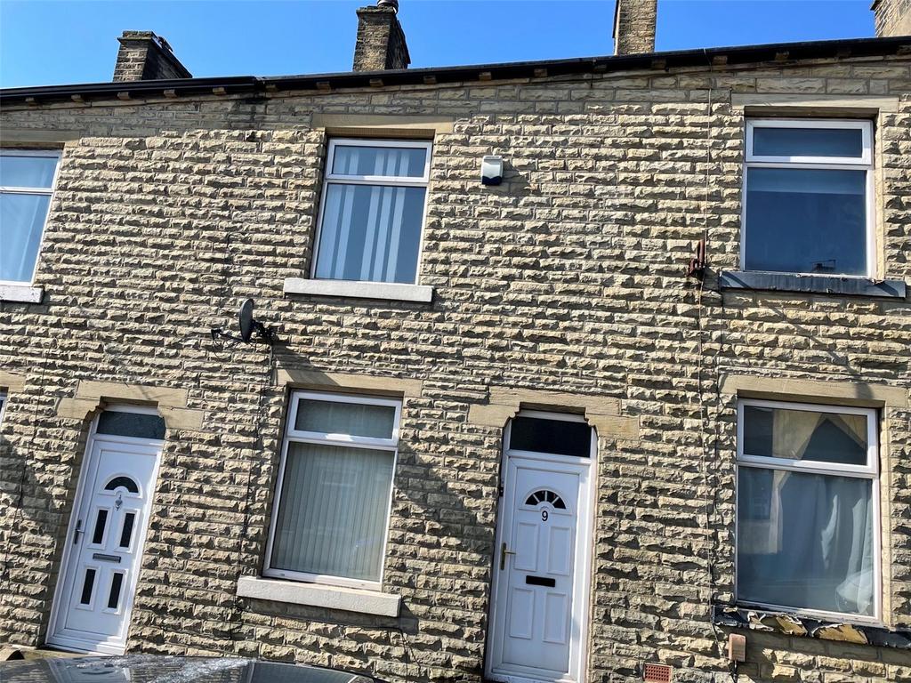 Thornton Street, Off Fenton Road, King Cross, Halifax, HX1 2 bed terraced house for sale £85,000