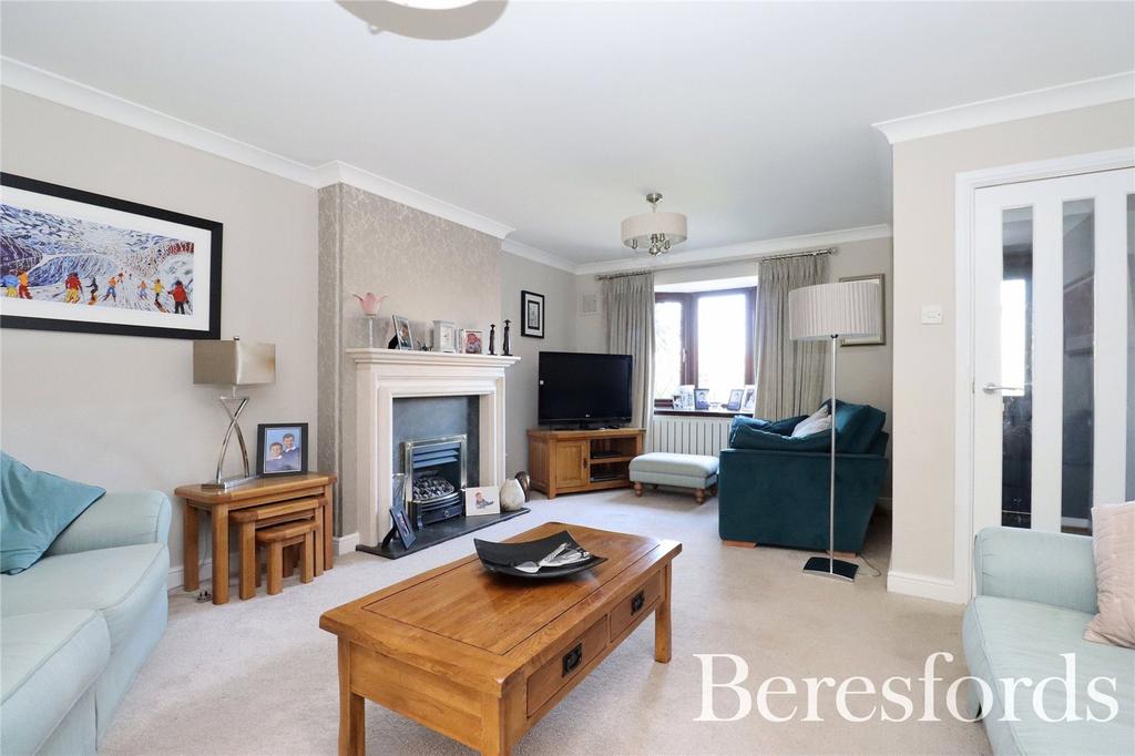 Longshots Close, Chelmsford, CM1 4 bed detached house £600,000