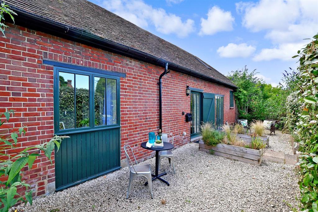 The Street, Ickham, Canterbury, Kent 2 bed end of terrace house £450,000