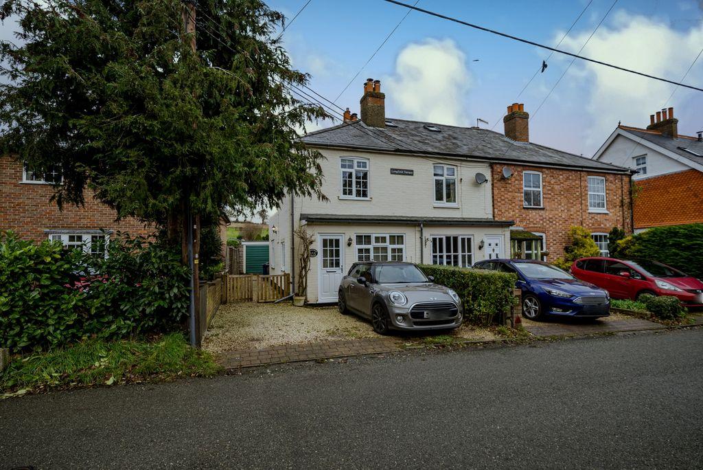 Longfield Terrace, Nags Head Lane, Great Missenden HP16 0ER 2 bed end