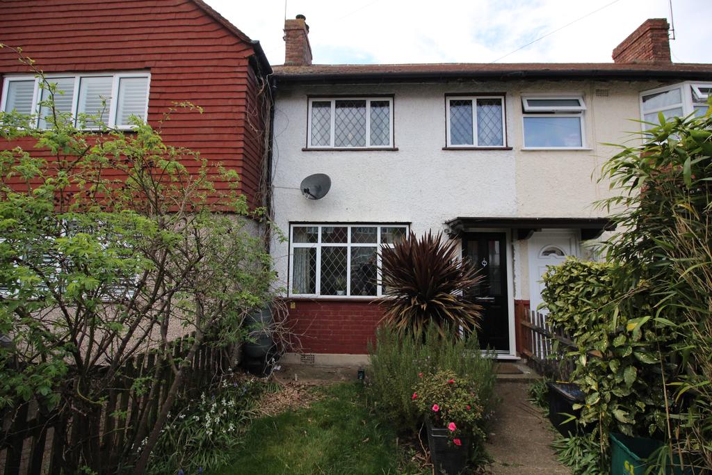 Lindsay Road, Worcester Park KT4 2 bed terraced house £1,500 pcm (£