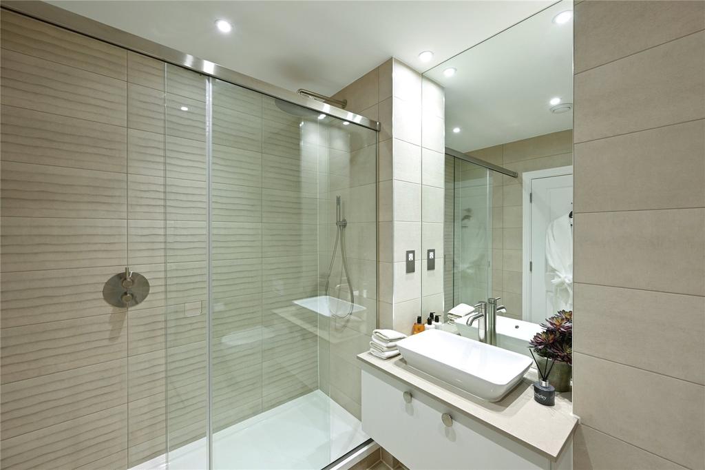 Plot 31 Show Ensuite