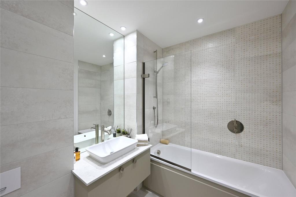 Plot 31 Show Bathroo