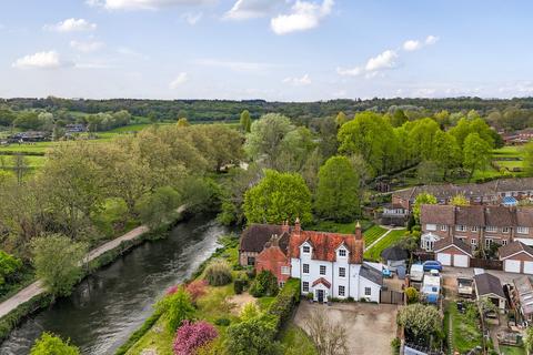 4 bedroom semi-detached house for sale, Middlebridge Street, Romsey, Hampshire, SO51