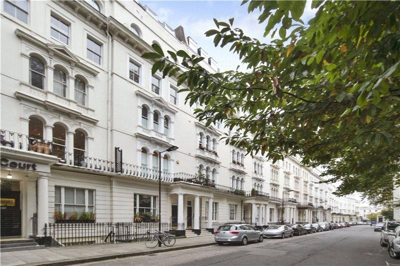 Kensington Gardens Square, London, W2 2 bed apartment - £820,000