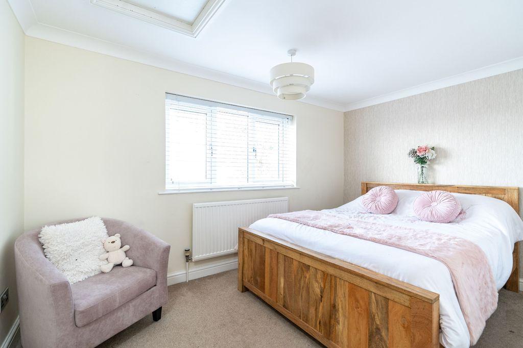 Bedroom 2 (Double)