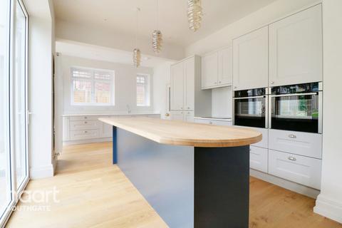 6 bedroom detached house for sale, Aldermans Hill, London