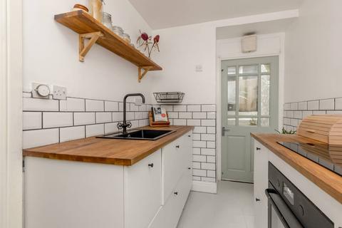 10a Trinity Crescent, Edinburgh, EH5 3ED