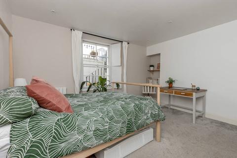 10a Trinity Crescent, Edinburgh, EH5 3ED