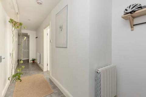 10a Trinity Crescent, Edinburgh, EH5 3ED