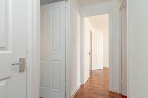 7/3 Murano Place, Edinburgh, EH7 5HH