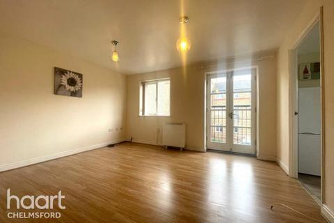 2 bedroom flat to rent, Rookes Crescent, Chelmsford