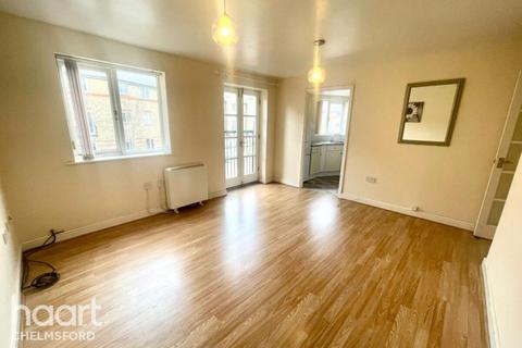 2 bedroom flat to rent, Rookes Crescent, Chelmsford