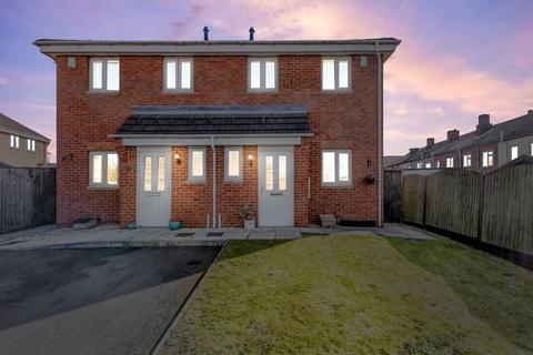 10 Milton Gardens, Featherstone, Pontefract, WF7 5DQ