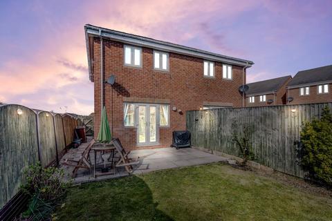 10 Milton Gardens, Featherstone, Pontefract, WF7 5DQ
