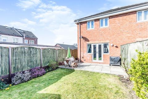 10 Milton Gardens, Featherstone, Pontefract, WF7 5DQ