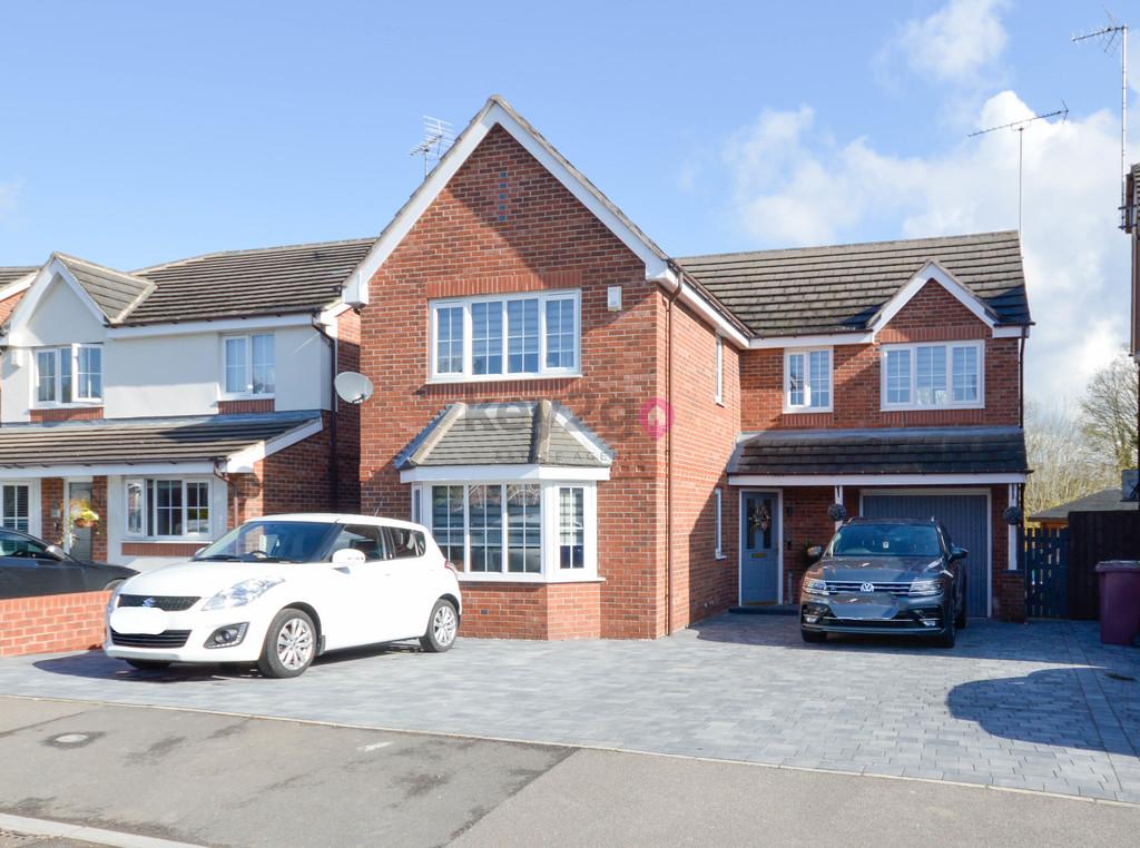 St. Matthews Close, Renishaw, Sheffield, S21 4 bed detached house £