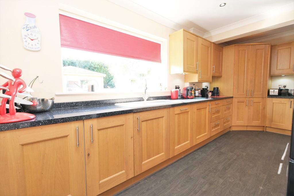 Avalon Road, Orpington 3 bed detached bungalow £600,000