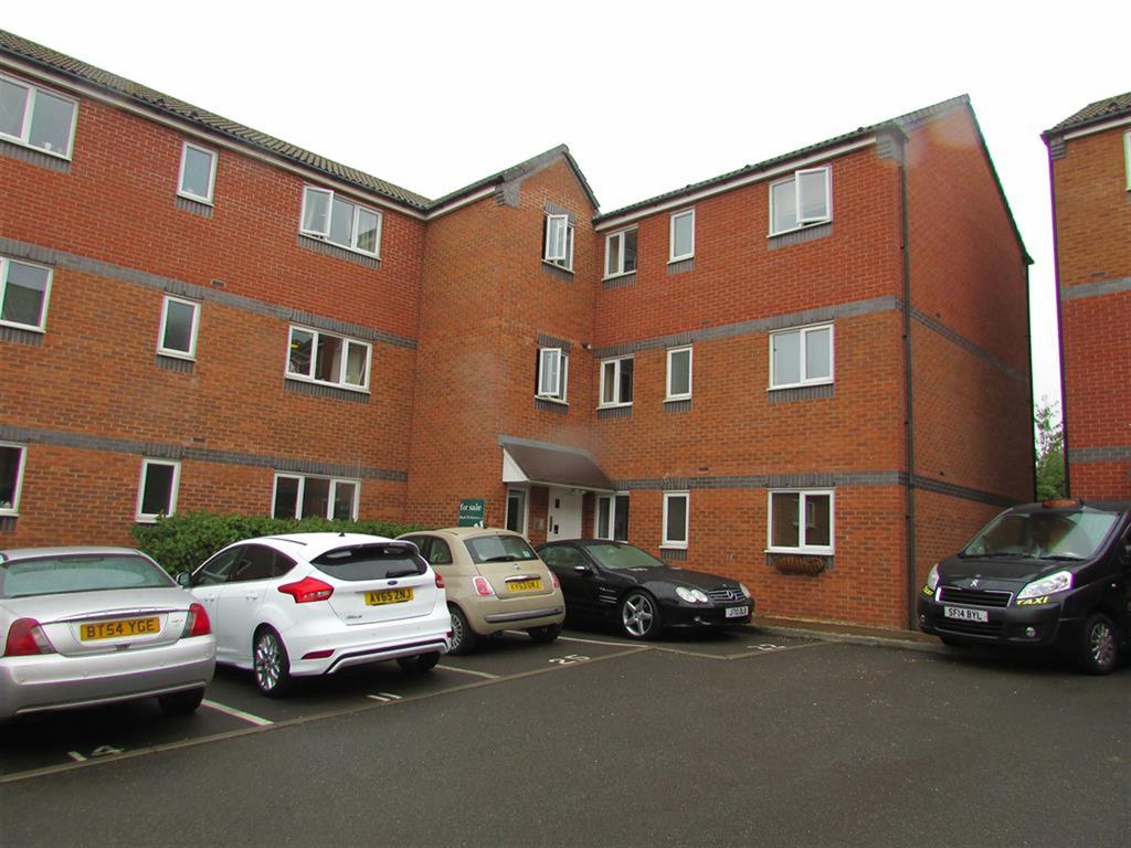 Peel Court 19 Peel Drive, Wilnecote... 2 bed flat - £120,000