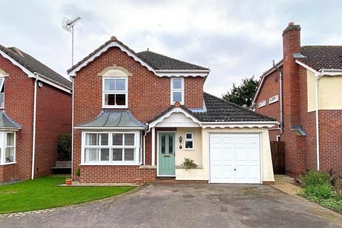 5 Denmark Gardens, Holbrook, Ipswich, IP9 2BG