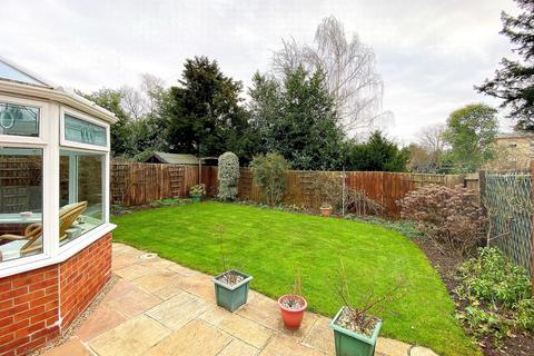 5 Denmark Gardens, Holbrook, Ipswich, IP9 2BG
