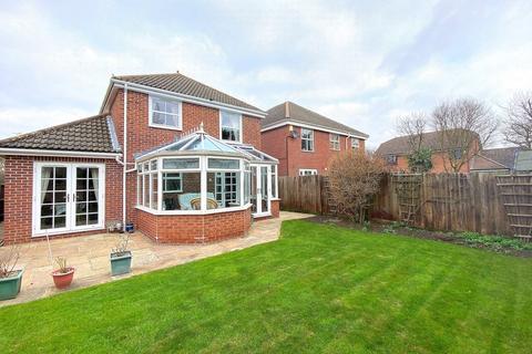 5 Denmark Gardens, Holbrook, Ipswich, IP9 2BG