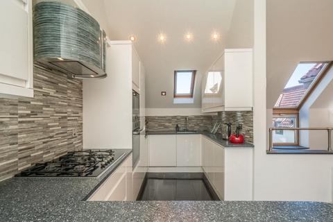 2 bedroom semi-detached house to rent, Cammo Walk, Cammo, Edinburgh, EH4