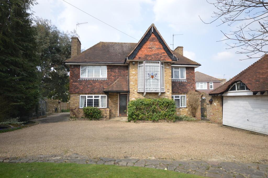 Temple Gardens, StainesuponThames 3 bed detached house £1,250,000