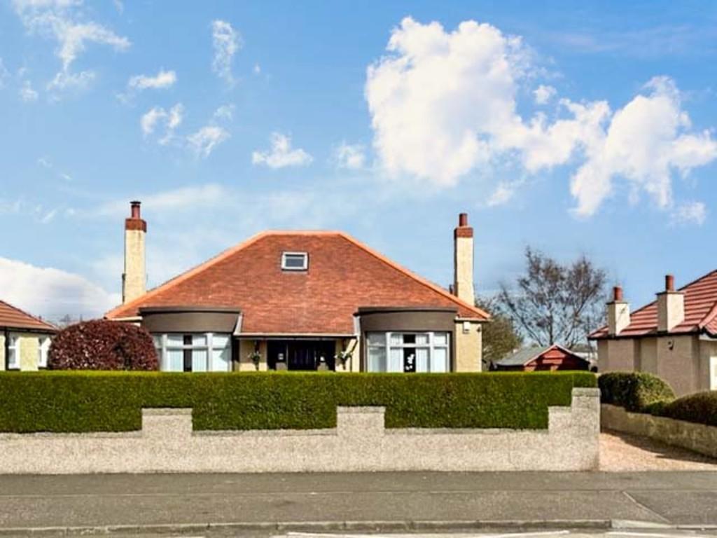 Windmill Road, Kirkcaldy 3 bed detached bungalow £265,000