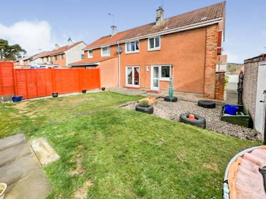 Napier Road, South Parks, Glenrothes 4 bed semidetached house £150,000