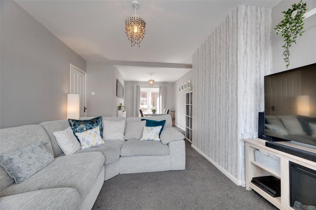 Woodside Gardens, Dunston, NE11 3 bed semidetached house £165,000