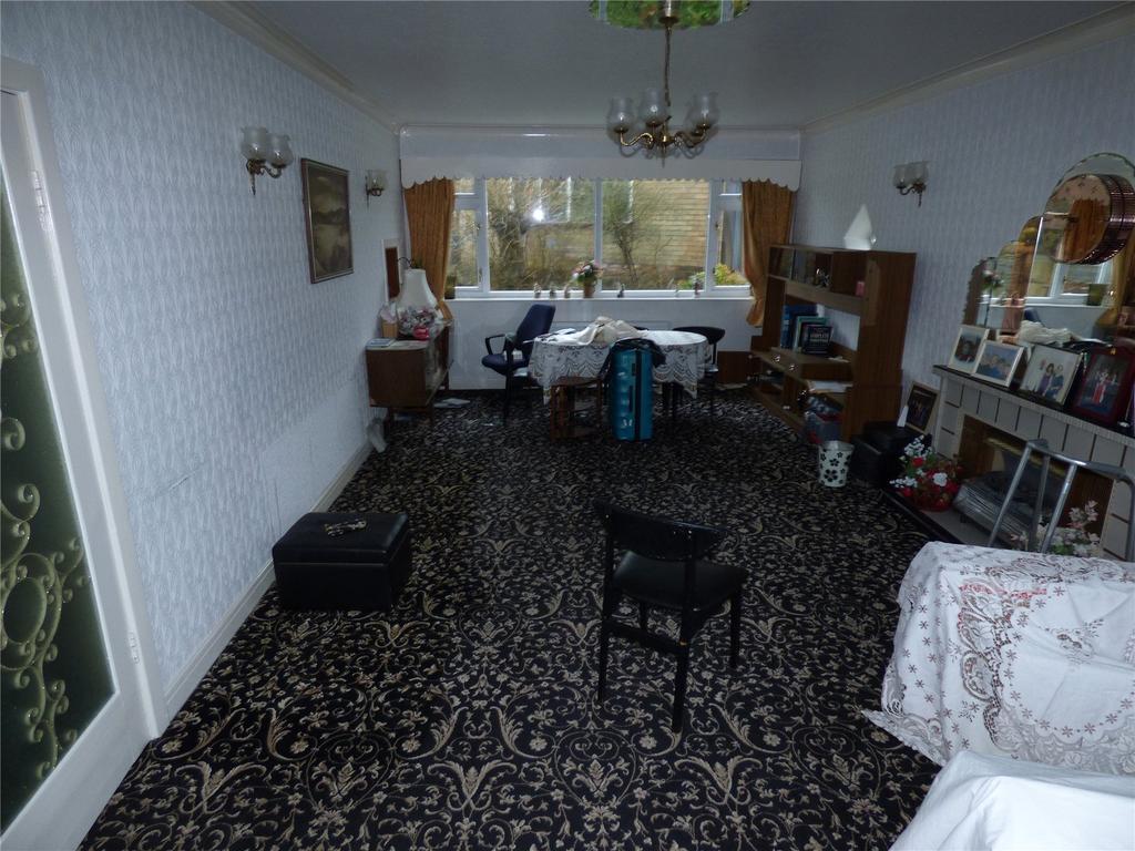Lounge/ Dining Room