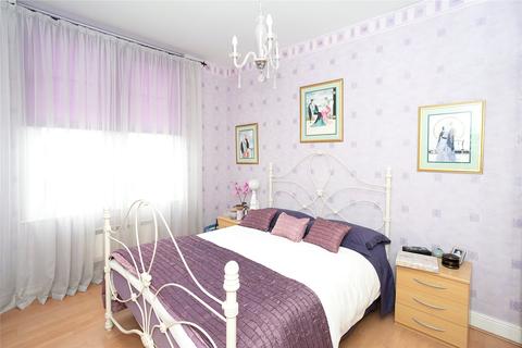 3 bedroom apartment for sale - Keele Close, Watford, Hertfordshire, WD24