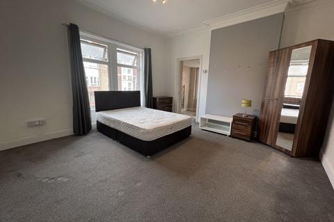 1 bedroom in a house share to rent, Whitehall Road, Gateshead NE8