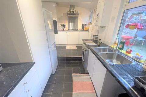 1 bedroom in a house share to rent, Whitehall Road, Gateshead NE8