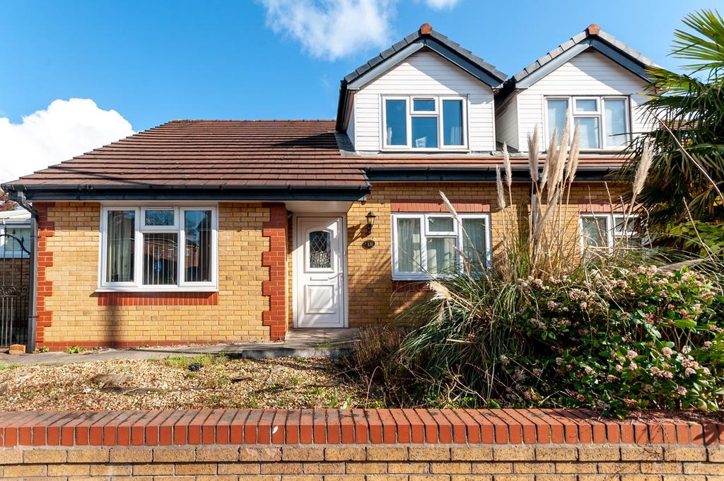 Robins Lane, St Helens, WA9 4 bed semidetached bungalow £245,000