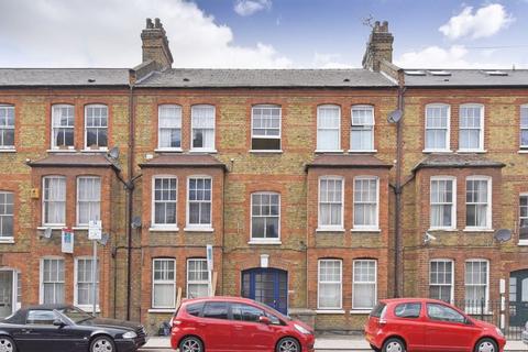 2 bedroom apartment to rent, Queenstown Road, Battersea, SW8
