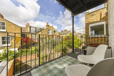 2 bedroom apartment to rent, Queenstown Road, Battersea, SW8