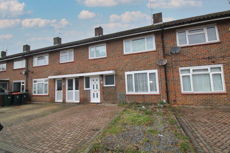 Ashdown Drive, Crawley 3 bed terraced house £1,400 pcm (£323 pw)